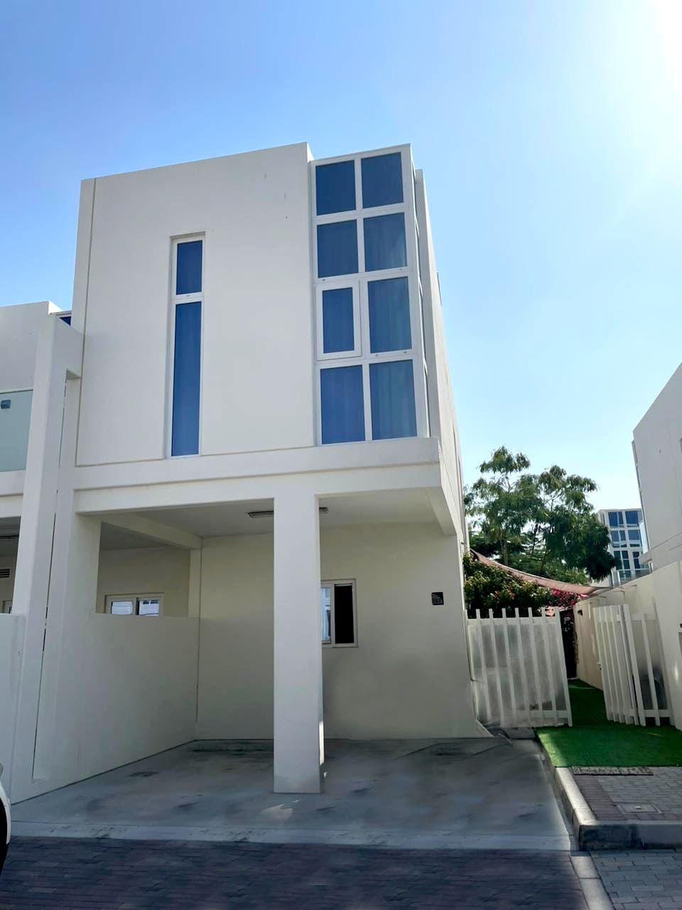 3 Beds | 3 Baths | Spacious | Bright | High ROI | Townhouse for sale